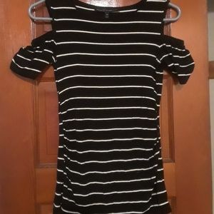 T shirt with shoulder cut outs